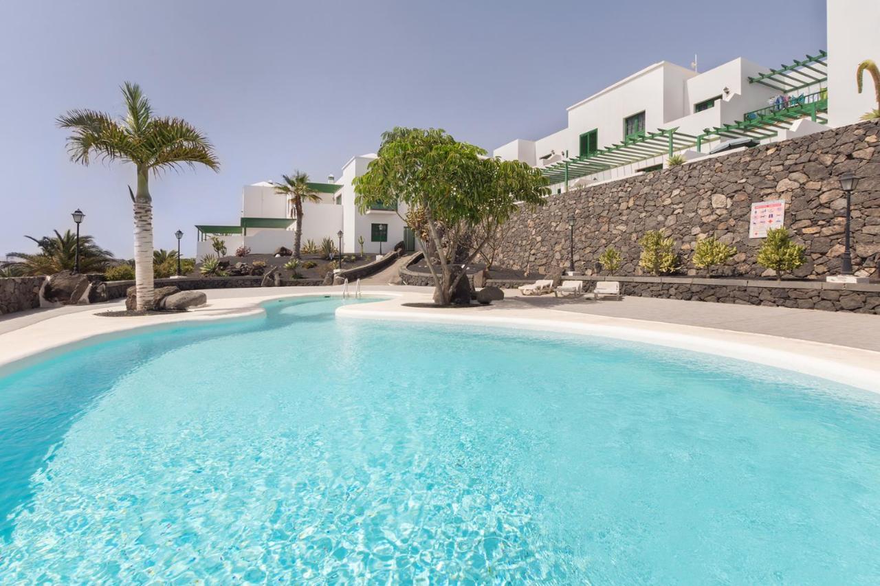 Apartamento Om Con Piscina Y Vistas Al Mar Apartamento Costa Teguise Exterior foto